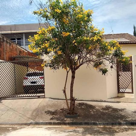 Вилла Bela Casa Com Churrasqueira E Estacionamento Олимпия Экстерьер фото